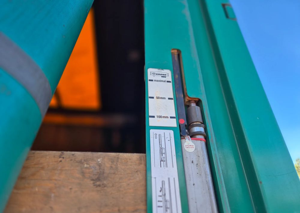 Krone BDE STANDARD PODNOSZONY DACH / z Niemiec PONADGABARYTY POSZERZANA OPONY 80% - Брезентово полуремарке: снимка 5 Krone BDE STANDARD PODNOSZONY DACH / z Niemiec PONADGABARYTY POSZERZANA OPONY 80% - Брезентово полуремарке: снимка 5