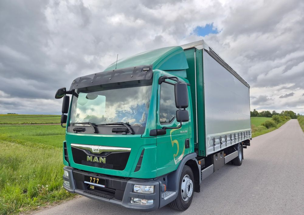 MAN TGL 12.250 6.2m AUTOMAT KLIMA z Niemiec ESP nowe opony EURO 6 / 4.75 rozstaw / zawiesie na wózek widłowy / TOP STAN / okazja nauka jazdy MOŻLIWOŚĆ DOSTOSOWANIA 12t - Камион с брезент: снимка 3 MAN TGL 12.250 6.2m AUTOMAT KLIMA z Niemiec ESP nowe opony EURO 6 / 4.75 rozstaw / zawiesie na wózek widłowy / TOP STAN / okazja nauka jazdy MOŻLIWOŚĆ DOSTOSOWANIA 12t - Камион с брезент: снимка 3