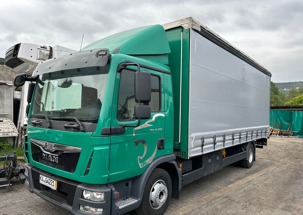 MAN TGL 12.250 6.2m AUTOMAT KLIMA z Niemiec ESP nowe opony EURO 6 / 4.75 rozstaw / zawiesie na wózek widłowy / TOP STAN / okazja nauka jazdy MOŻLIWOŚĆ DOSTOSOWANIA 12t - Камион с брезент: снимка 3 MAN TGL 12.250 6.2m AUTOMAT KLIMA z Niemiec ESP nowe opony EURO 6 / 4.75 rozstaw / zawiesie na wózek widłowy / TOP STAN / okazja nauka jazdy MOŻLIWOŚĆ DOSTOSOWANIA 12t - Камион с брезент: снимка 3