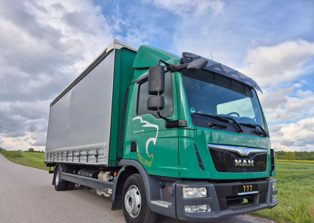 MAN TGL 12.250 6.2m AUTOMAT KLIMA z Niemiec ESP nowe opony EURO 6 / 4.75 rozstaw / zawiesie na wózek widłowy / TOP STAN / okazja nauka jazdy MOŻLIWOŚĆ DOSTOSOWANIA 12t - Камион с брезент: снимка 1 MAN TGL 12.250 6.2m AUTOMAT KLIMA z Niemiec ESP nowe opony EURO 6 / 4.75 rozstaw / zawiesie na wózek widłowy / TOP STAN / okazja nauka jazdy MOŻLIWOŚĆ DOSTOSOWANIA 12t - Камион с брезент: снимка 1