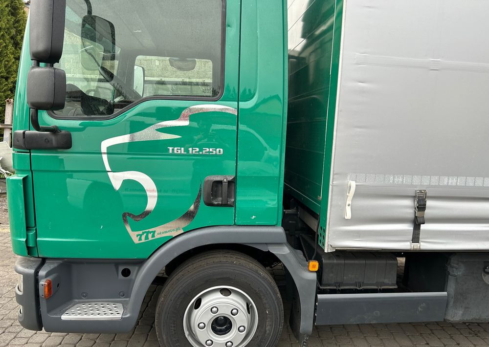 MAN TGL 12.250 6.2m AUTOMAT KLIMA z Niemiec ESP nowe opony EURO 6 / 4.75 rozstaw / zawiesie na wózek widłowy / TOP STAN / okazja nauka jazdy MOŻLIWOŚĆ DOSTOSOWANIA 12t - Камион с брезент: снимка 5 MAN TGL 12.250 6.2m AUTOMAT KLIMA z Niemiec ESP nowe opony EURO 6 / 4.75 rozstaw / zawiesie na wózek widłowy / TOP STAN / okazja nauka jazdy MOŻLIWOŚĆ DOSTOSOWANIA 12t - Камион с брезент: снимка 5
