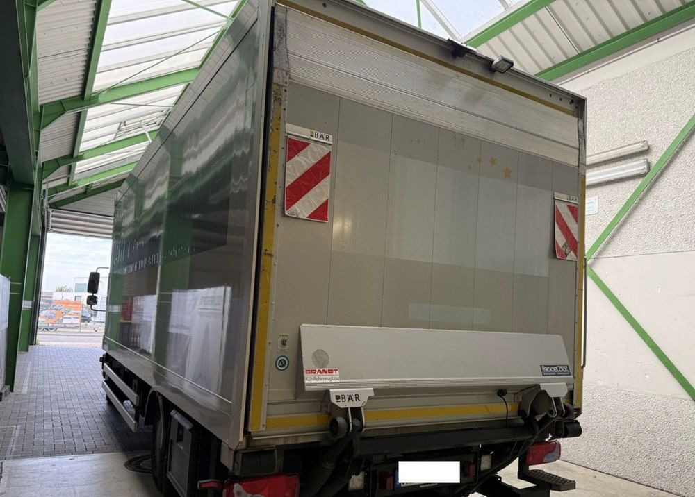 MAN TGL 12.250 6.3m AUTOMAT KLIMA z Niemiec ESP EURO 6 / 4.3 rozstaw / Chlodnia FRIGOBLOCK / TOP STAN / okazja nauka jazdy MOŻLIWOŚĆ DOSTOSOWANIA 12t - Рефрижератор камион: снимка 4 MAN TGL 12.250 6.3m AUTOMAT KLIMA z Niemiec ESP EURO 6 / 4.3 rozstaw / Chlodnia FRIGOBLOCK / TOP STAN / okazja nauka jazdy MOŻLIWOŚĆ DOSTOSOWANIA 12t - Рефрижератор камион: снимка 4