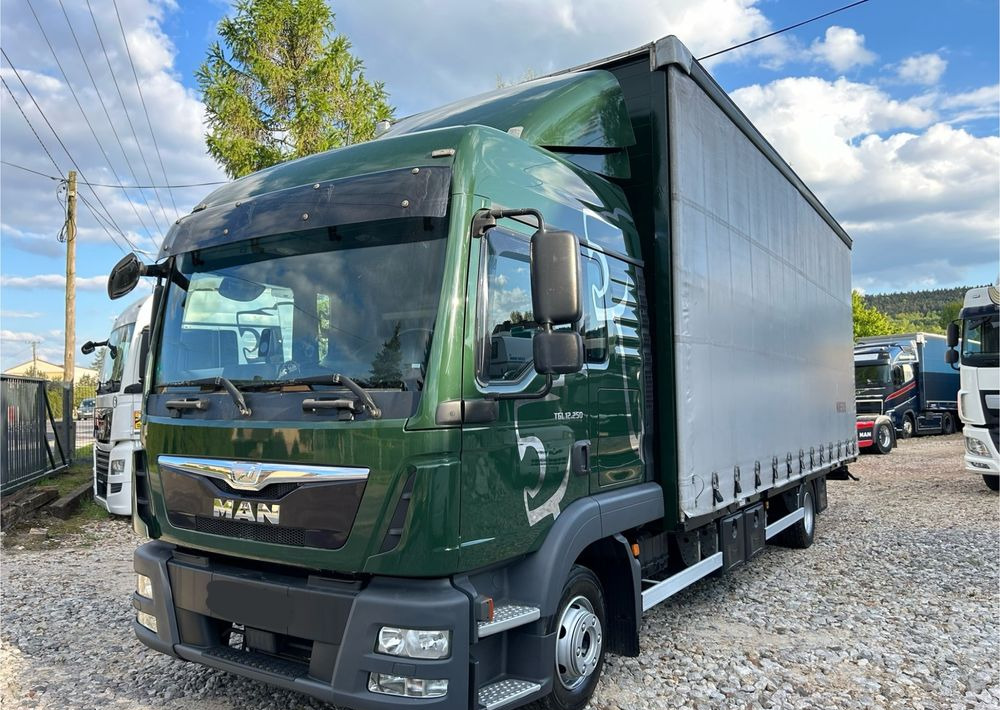 MAN TGL 12.250 GLOB UNIKAT z Niemiec BDF firanka / AUTOMAT HAK / EURO 6 / BDF 7.40 wysoki / MICHELIN 80% - Камион с брезент: снимка 1 MAN TGL 12.250 GLOB UNIKAT z Niemiec BDF firanka / AUTOMAT HAK / EURO 6 / BDF 7.40 wysoki / MICHELIN 80% - Камион с брезент: снимка 1
