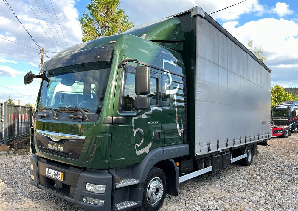 MAN TGL 12.250 GLOB UNIKAT z Niemiec BDF firanka / AUTOMAT HAK / EURO 6 / BDF 7.40 wysoki / MICHELIN 80% - Камион с брезент: снимка 2 MAN TGL 12.250 GLOB UNIKAT z Niemiec BDF firanka / AUTOMAT HAK / EURO 6 / BDF 7.40 wysoki / MICHELIN 80% - Камион с брезент: снимка 2