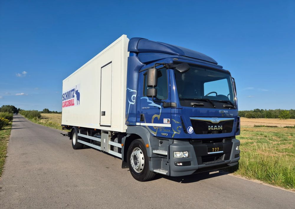 MAN TGM 18.250 Carrier 1950 D/E z Holandii / TOP STAN / 7.5m / 18 palet / winda + drzwi boczne / OKAZJA - Рефрижератор камион: снимка 3 MAN TGM 18.250 Carrier 1950 D/E z Holandii / TOP STAN / 7.5m / 18 palet / winda + drzwi boczne / OKAZJA - Рефрижератор камион: снимка 3