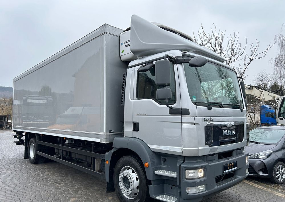 MAN TGM 18.290 TK 1200 R Spectrum THERMO King z Niemiec 8m / 20 palet / winda Klima / OKAZJA - Рефрижератор камион: снимка 2 MAN TGM 18.290 TK 1200 R Spectrum THERMO King z Niemiec 8m / 20 palet / winda Klima / OKAZJA - Рефрижератор камион: снимка 2