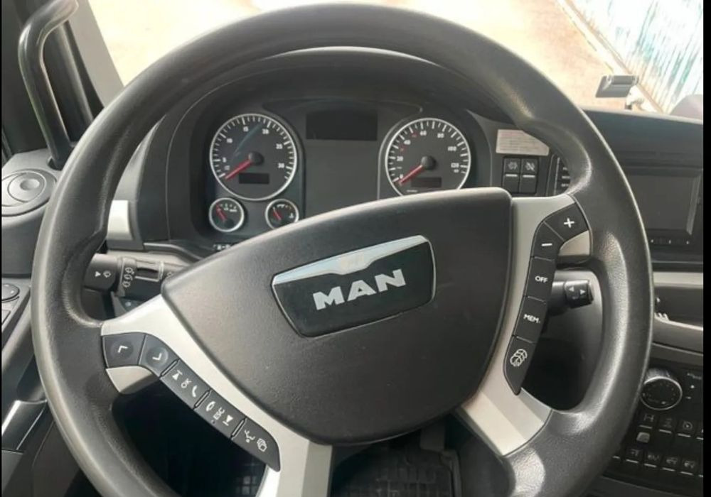 MAN Tgm 18.320 FULL SERWIS UNIKAT TOP ORYGINALNY PRZEBIEG z Niemiec AUTOMAT WINDA ACC Pirelli klima postojowa 18.250 18.290 15.250 15.290 15.320 - Камион с брезент: снимка 5 MAN Tgm 18.320 FULL SERWIS UNIKAT TOP ORYGINALNY PRZEBIEG z Niemiec AUTOMAT WINDA ACC Pirelli klima postojowa 18.250 18.290 15.250 15.290 15.320 - Камион с брезент: снимка 5