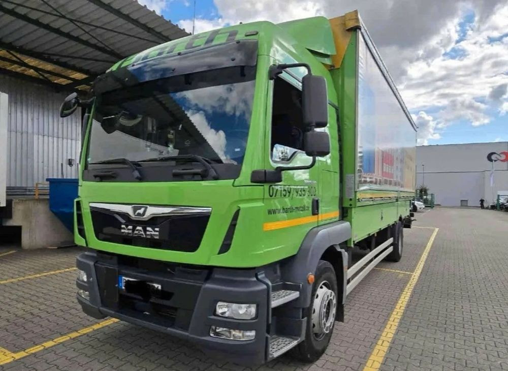 MAN Tgm 18.320 FULL SERWIS UNIKAT TOP ORYGINALNY PRZEBIEG z Niemiec AUTOMAT WINDA ACC Pirelli klima postojowa 18.250 18.290 15.250 15.290 15.320 - Камион с брезент: снимка 1 MAN Tgm 18.320 FULL SERWIS UNIKAT TOP ORYGINALNY PRZEBIEG z Niemiec AUTOMAT WINDA ACC Pirelli klima postojowa 18.250 18.290 15.250 15.290 15.320 - Камион с брезент: снимка 1