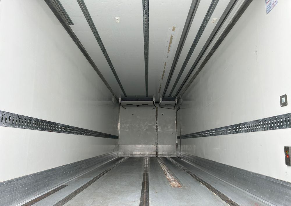 Рефрижератор камион Mercedes-Benz Antos 1824 CARRIER SUPRA 1150 DRZWI + winda i drzwi boczne / 7.7m / z Holandii / KLIMA LEKKI / Axor man Tgm T1000-R THERMO King: снимка 17