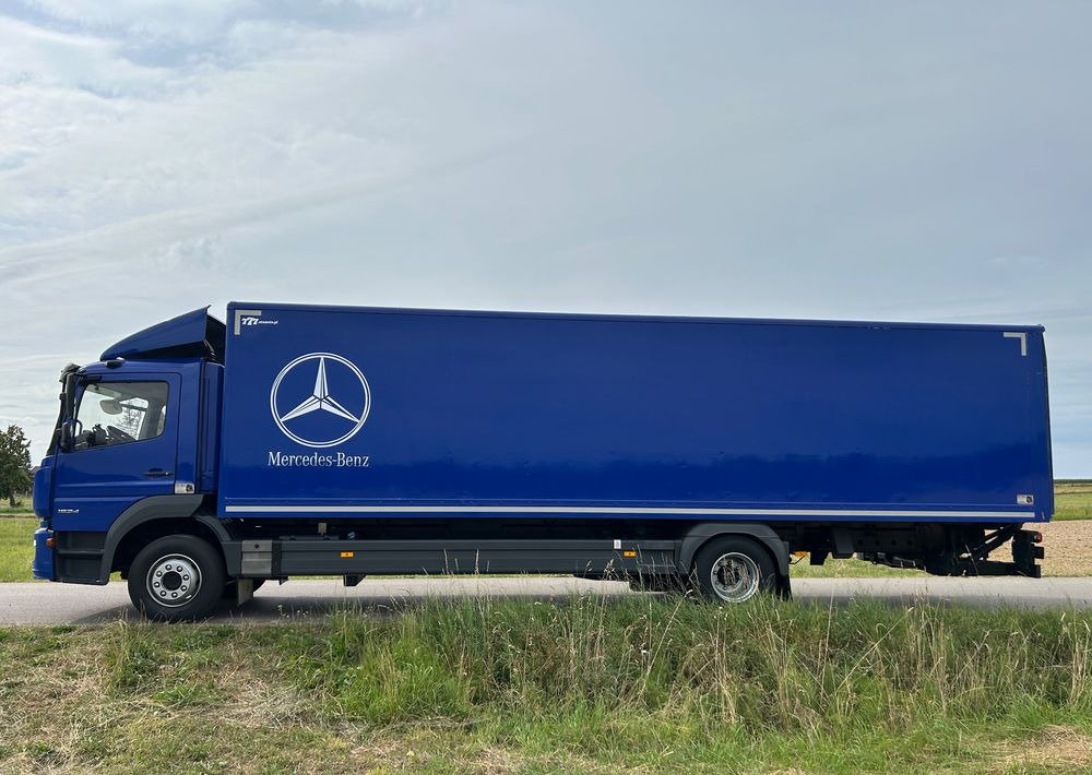 Mercedes-Benz Atego 1524 Z Niemiec 8.65m TOP 2018 Przód i tył na poduszkach 15t DMC / TOP STAN - Камион фургон: снимка 4 Mercedes-Benz Atego 1524 Z Niemiec 8.65m TOP 2018 Przód i tył na poduszkach 15t DMC / TOP STAN - Камион фургон: снимка 4