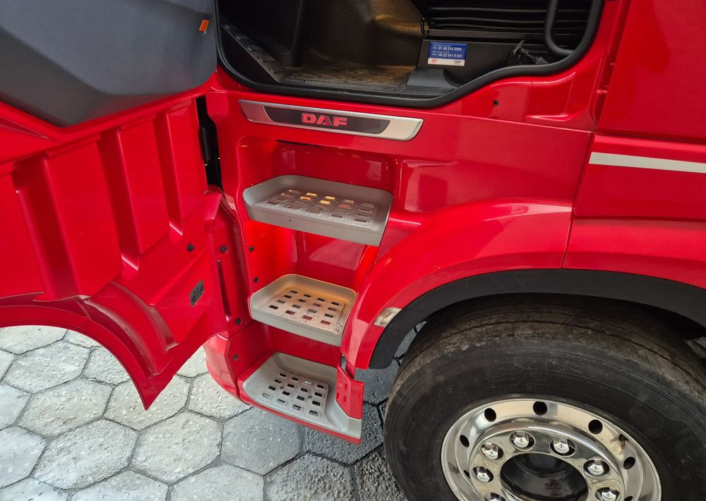 DAF XF 480 2021 Alufelgi opony 90% SSC TOP STANDARD / DUŻE KOTŁY / z Polski / jeden właściciel super zadbane SERWISOWANE - Влекач: снимка 4 DAF XF 480 2021 Alufelgi opony 90% SSC TOP STANDARD / DUŻE KOTŁY / z Polski / jeden właściciel super zadbane SERWISOWANE - Влекач: снимка 4