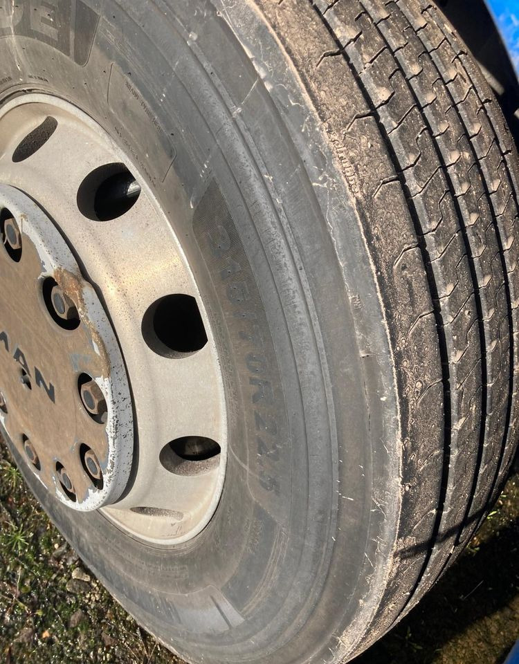 MAN TGS 18.400 NAUKA JAZDY z Niemiec NISKA KABINA ELKA AUTOMAT 4x2 STANDARD 315/70r22.5 SUPER STAN TGX 470 460 420 430 500 510 400 360 410 - Влекач: снимка 4 MAN TGS 18.400 NAUKA JAZDY z Niemiec NISKA KABINA ELKA AUTOMAT 4x2 STANDARD 315/70r22.5 SUPER STAN TGX 470 460 420 430 500 510 400 360 410 - Влекач: снимка 4