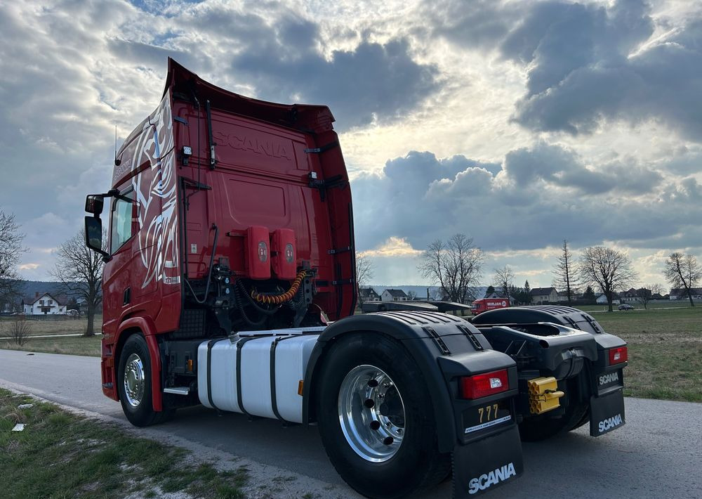 Scania R450 FULL ADR RETARDER ALUFELGI z Niemiec od jedynego właściciela ! HYDRAULIKA spod beczki spożywczej ! / do wywrotu ruchomej podłogi beczki TOP TOP TOP OKAZJA - Влекач: снимка 3 Scania R450 FULL ADR RETARDER ALUFELGI z Niemiec od jedynego właściciela ! HYDRAULIKA spod beczki spożywczej ! / do wywrotu ruchomej podłogi beczki TOP TOP TOP OKAZJA - Влекач: снимка 3