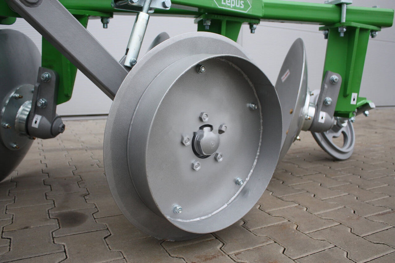 Bomet U040 0,6m 2 talerzowy Lepus - Плуг: снимка 3 Bomet U040 0,6m 2 talerzowy Lepus - Плуг: снимка 3