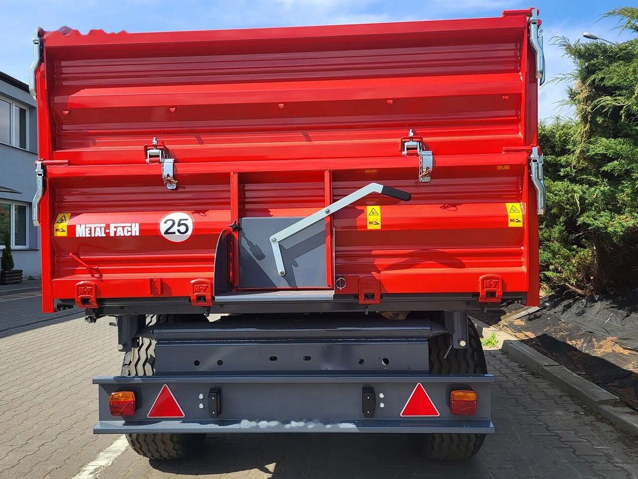 Metal-Fach T703A/1 3,8t - Селскостопанско ремарке: снимка 2 Metal-Fach T703A/1 3,8t - Селскостопанско ремарке: снимка 2