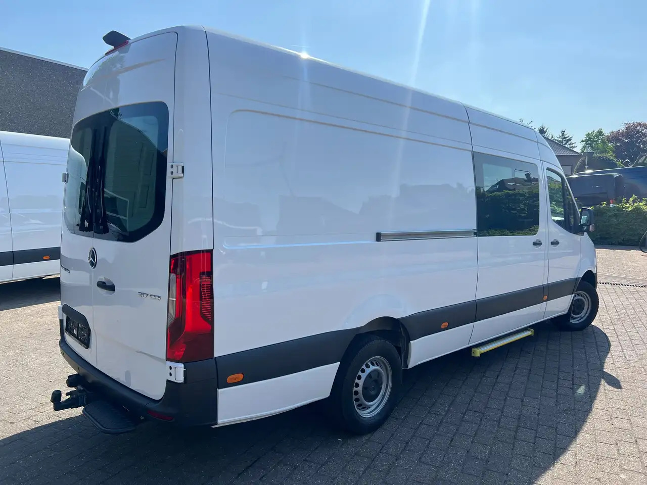 Mercedes-Benz Sprinter 317 L3H2 (37.000ex) 9G-TRONIC CAMERA PTS MBUX PANO - Товарен бус: снимка 4 Mercedes-Benz Sprinter 317 L3H2 (37.000ex) 9G-TRONIC CAMERA PTS MBUX PANO - Товарен бус: снимка 4