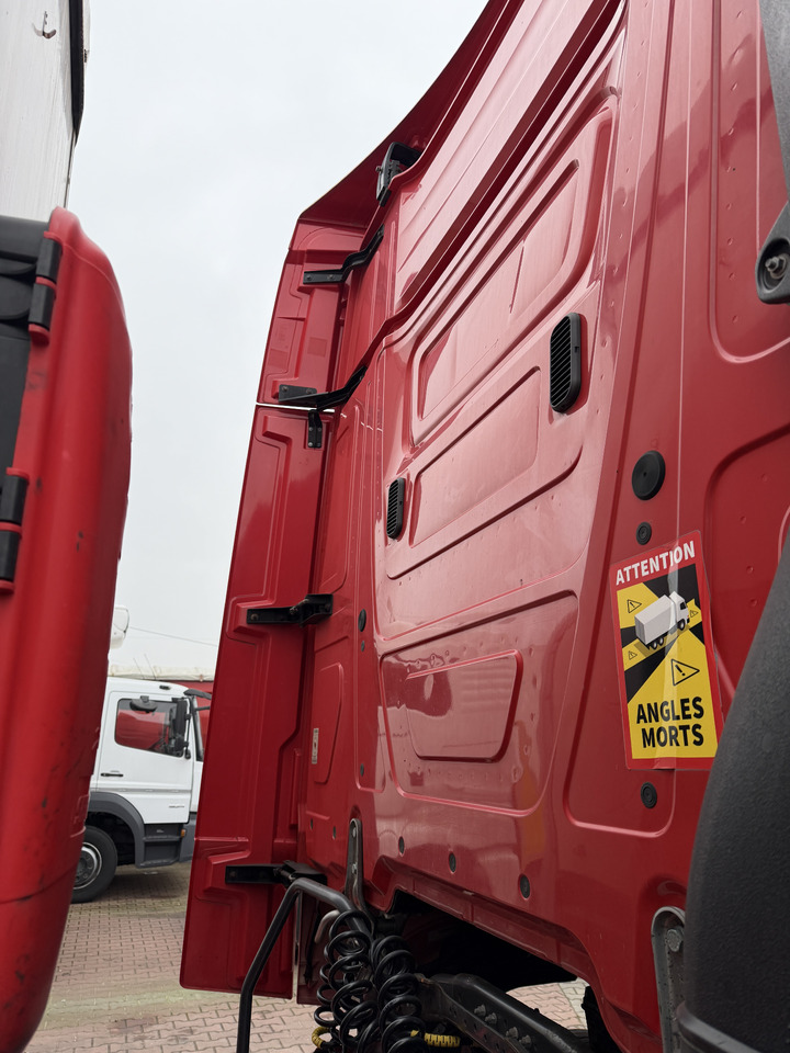 Mercedes Actros MP 4 - Аеродинамика/ Спойлер: снимка 4 Mercedes Actros MP 4 - Аеродинамика/ Спойлер: снимка 4