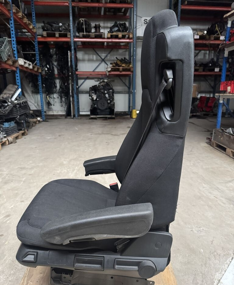 Mercedes-Benz Actros MP 4 Antos Arocs truck - Седалка за Камион: снимка 3 Mercedes-Benz Actros MP 4 Antos Arocs truck - Седалка за Камион: снимка 3