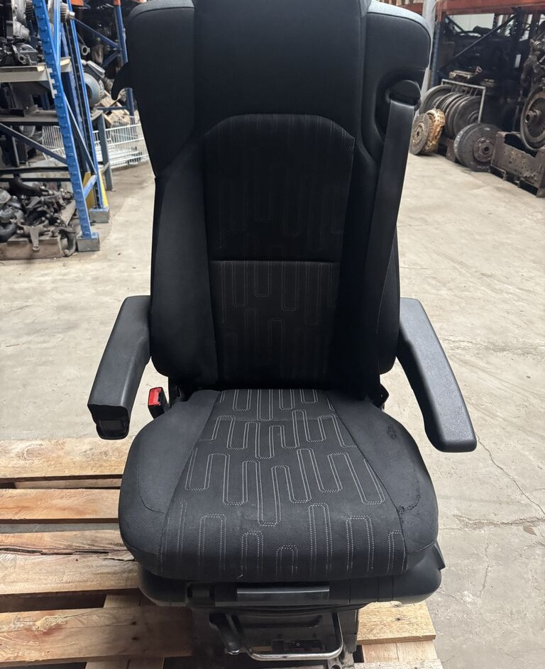 Mercedes-Benz Actros MP 4 Antos Arocs truck - Седалка за Камион: снимка 4 Mercedes-Benz Actros MP 4 Antos Arocs truck - Седалка за Камион: снимка 4