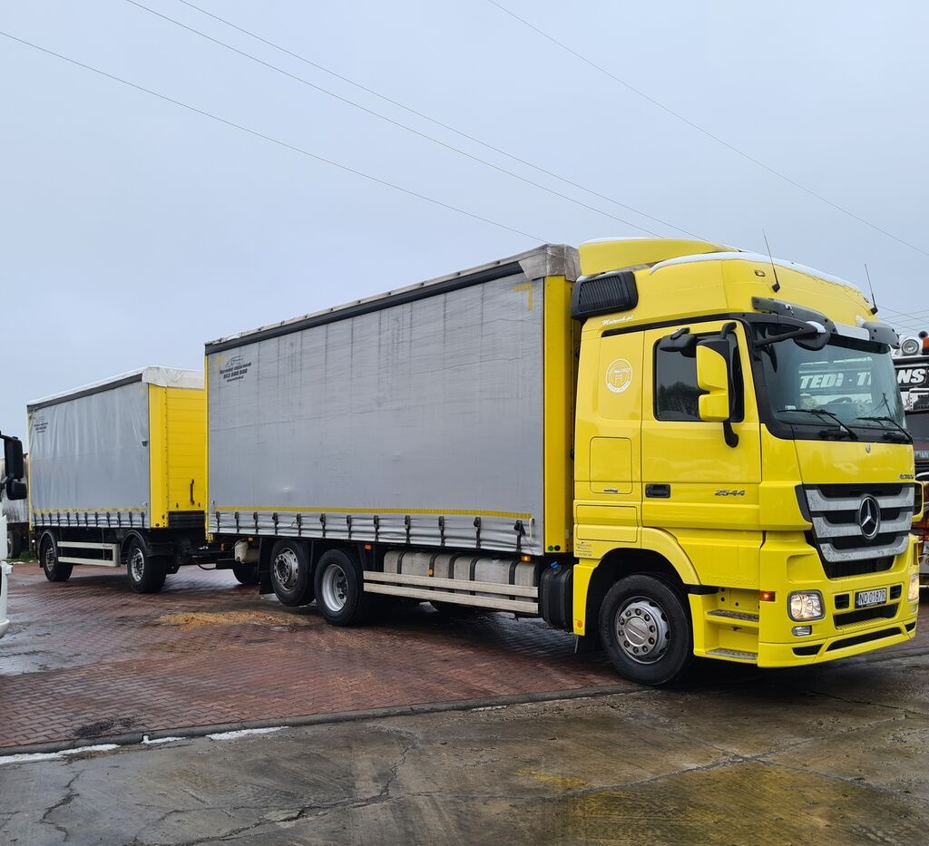 Schmitz Cargobull WIELTON - Брезентово ремарке: снимка 1 Schmitz Cargobull WIELTON - Брезентово ремарке: снимка 1