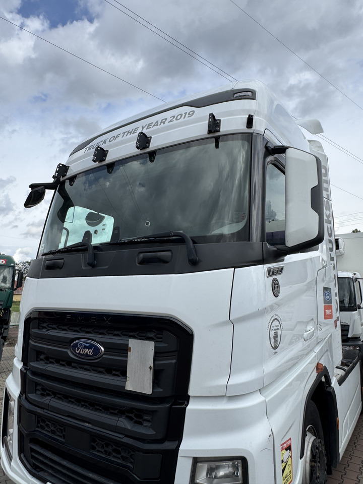 FORD F-MAX TRUCKS 500 - Кабина: снимка 3 FORD F-MAX TRUCKS 500 - Кабина: снимка 3