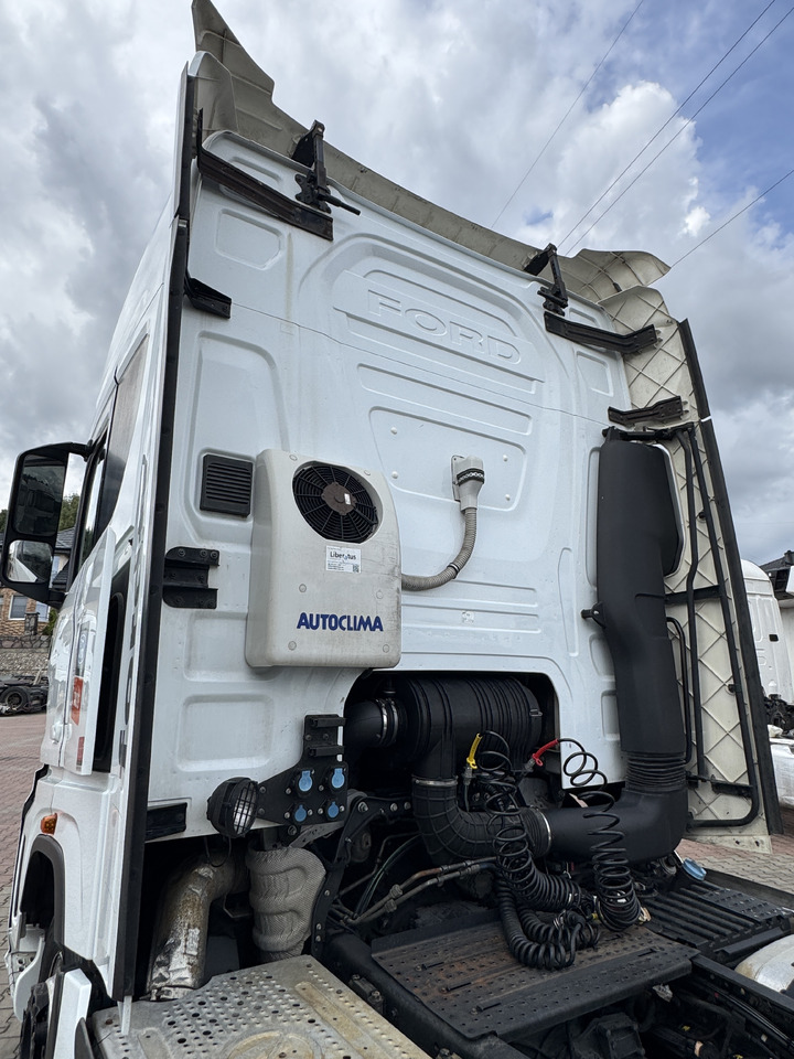 FORD F-MAX TRUCKS 500 - Кабина: снимка 5 FORD F-MAX TRUCKS 500 - Кабина: снимка 5