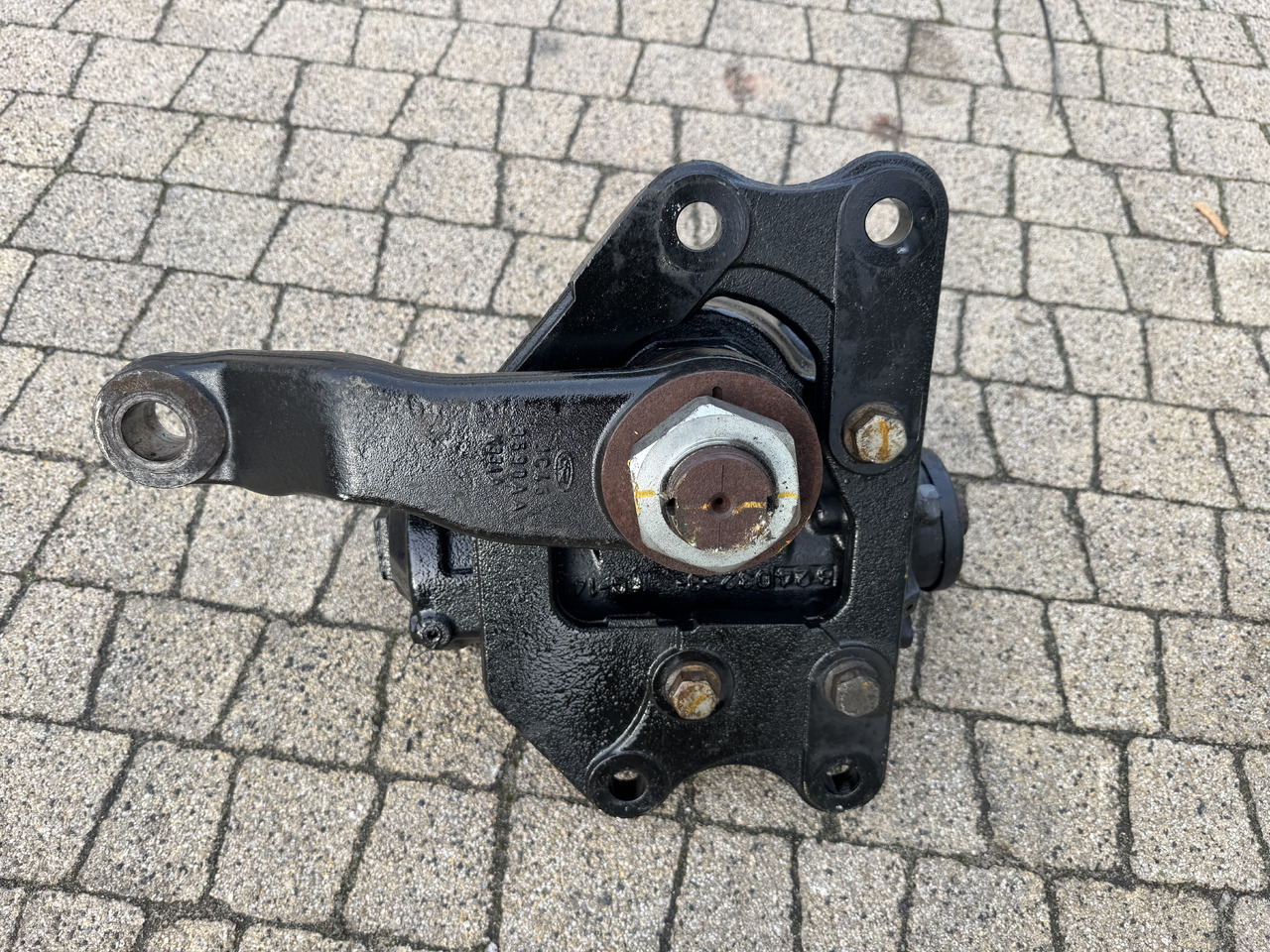 Ford F-Max 500 - Кормилна колона: снимка 5 Ford F-Max 500 - Кормилна колона: снимка 5