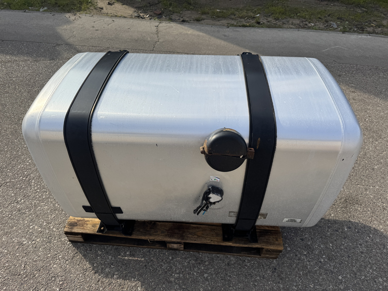 Ford F-Max - Резервоар за гориво: снимка 2 Ford F-Max - Резервоар за гориво: снимка 2