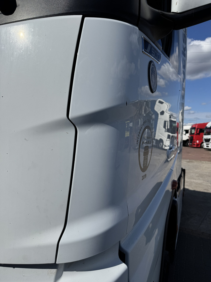 Ford F-Max - Ъгъл на бронята: снимка 2 Ford F-Max - Ъгъл на бронята: снимка 2