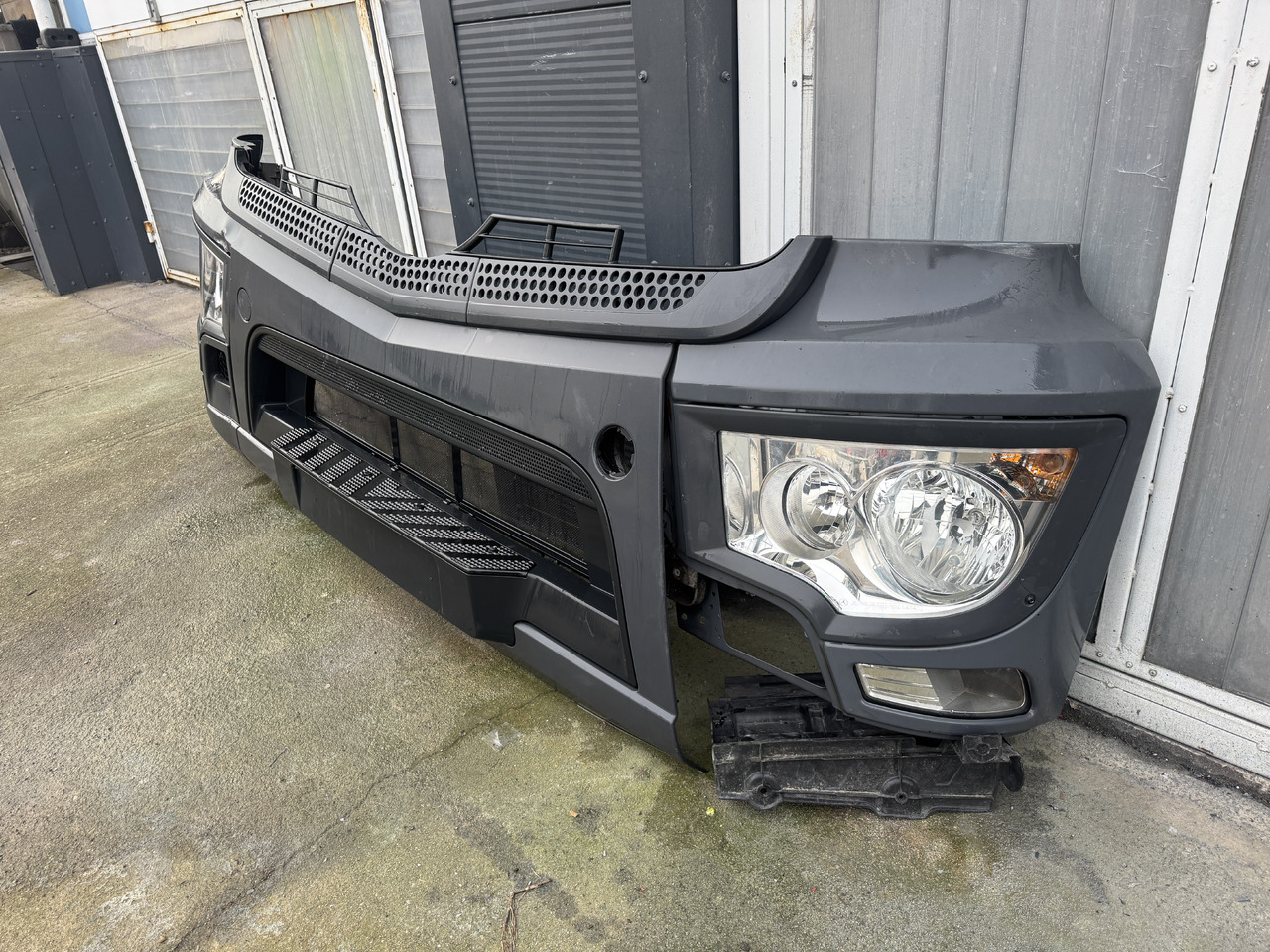 Mercedes-Benz Antos - Броня за Камион: снимка 4 Mercedes-Benz Antos - Броня за Камион: снимка 4
