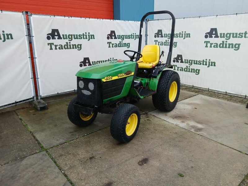 John Deere 4100 - Трактор: снимка 1 John Deere 4100 - Трактор: снимка 1
