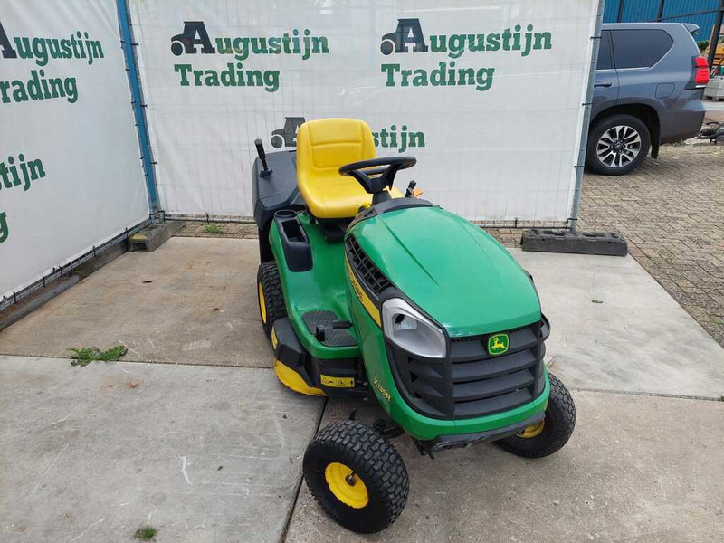 John Deere X 135R - Косачка за трева: снимка 1 John Deere X 135R - Косачка за трева: снимка 1