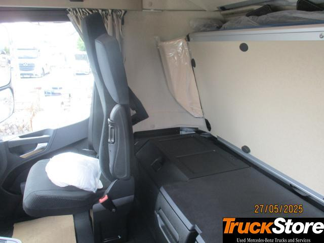 Mercedes-Benz Actros 2542 - Камион с брезент: снимка 3 Mercedes-Benz Actros 2542 - Камион с брезент: снимка 3