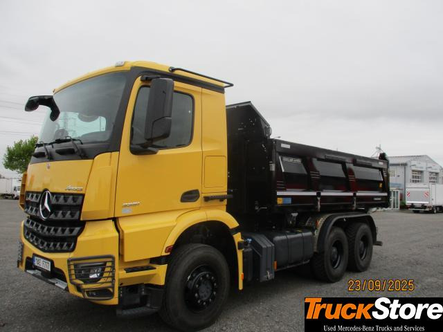 Mercedes-Benz Arocs 3351 K - Самосвал камион: снимка 1 Mercedes-Benz Arocs 3351 K - Самосвал камион: снимка 1