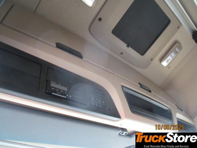 Влекач Mercedes-Benz Actros 1848 LS nRL: снимка 8 Влекач Mercedes-Benz Actros 1848 LS nRL: снимка 8