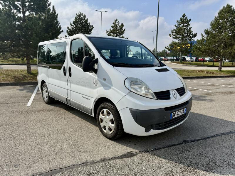 Renault Trafic - Пътнически бус: снимка 4 Renault Trafic - Пътнически бус: снимка 4
