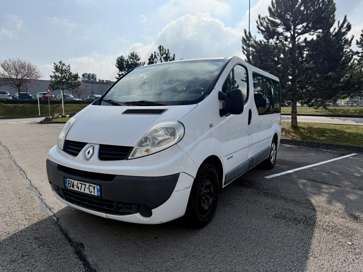 Renault Trafic - Пътнически бус: снимка 1 Renault Trafic - Пътнически бус: снимка 1