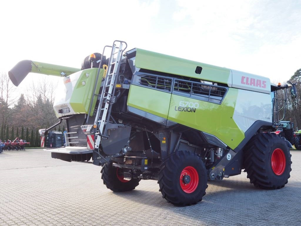 Claas Lexion 6700 + V930 - Зърнокомбайн: снимка 3 Claas Lexion 6700 + V930 - Зърнокомбайн: снимка 3