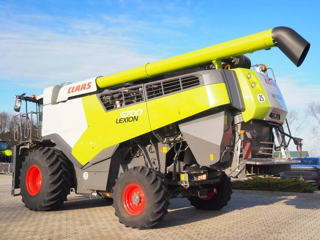 Claas Lexion 6700 + V930 - Зърнокомбайн: снимка 2 Claas Lexion 6700 + V930 - Зърнокомбайн: снимка 2