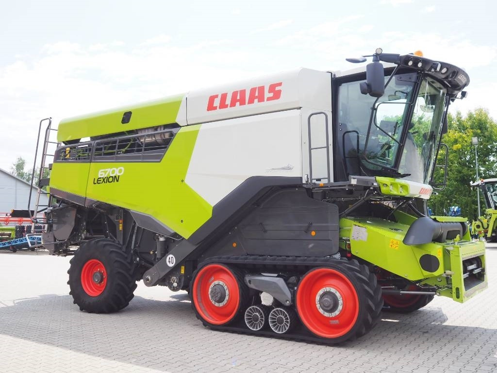 Claas Lexion 6700TT GPS + V930 - Зърнокомбайн: снимка 4 Claas Lexion 6700TT GPS + V930 - Зърнокомбайн: снимка 4