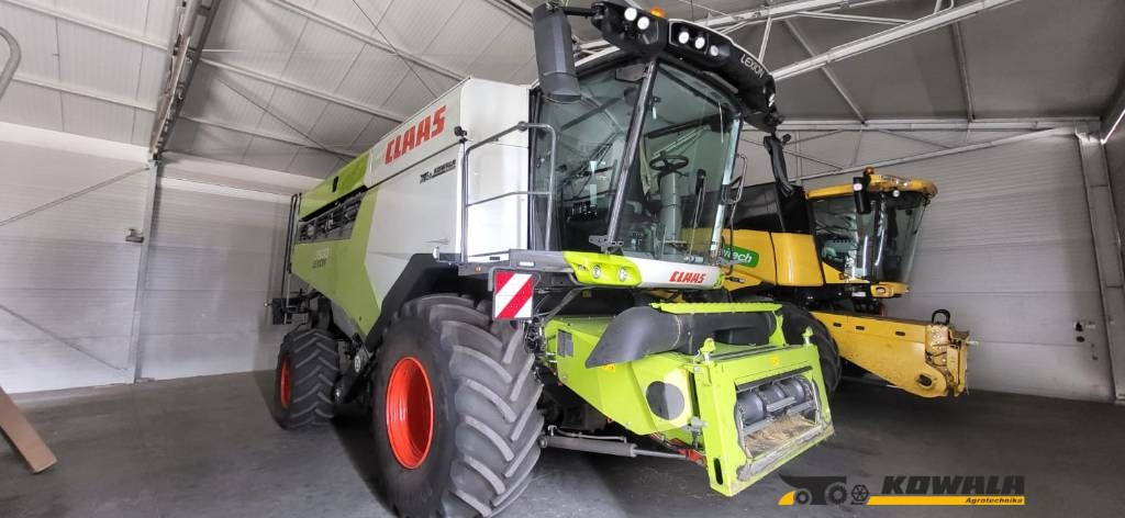 Claas Lexion 7500 + V930  - Зърнокомбайн: снимка 1 Claas Lexion 7500 + V930  - Зърнокомбайн: снимка 1