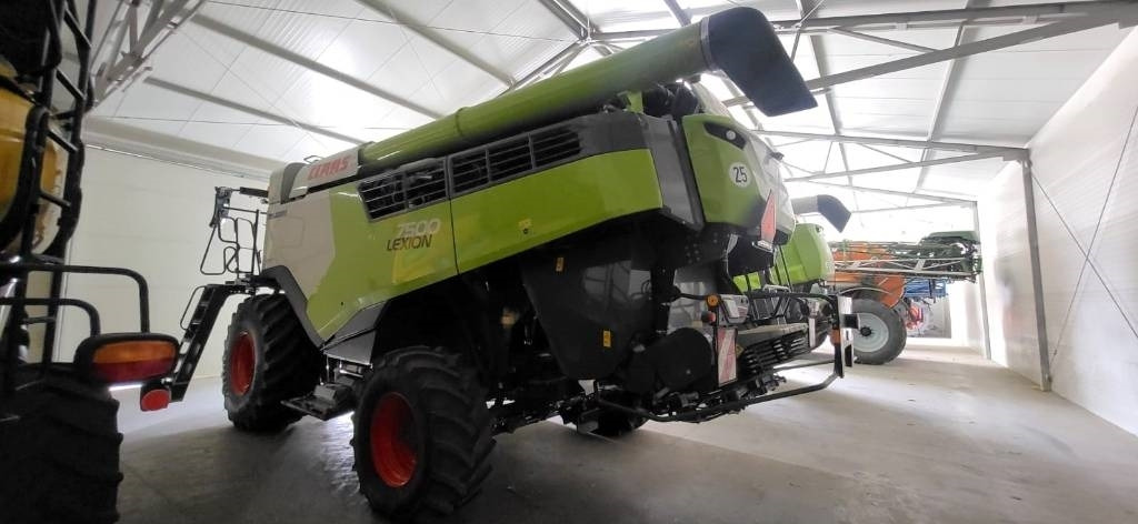 Claas Lexion 7500 + V930  - Зърнокомбайн: снимка 3 Claas Lexion 7500 + V930  - Зърнокомбайн: снимка 3