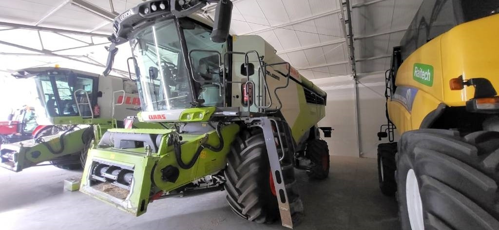 Claas Lexion 7500 + V930  - Зърнокомбайн: снимка 2 Claas Lexion 7500 + V930  - Зърнокомбайн: снимка 2