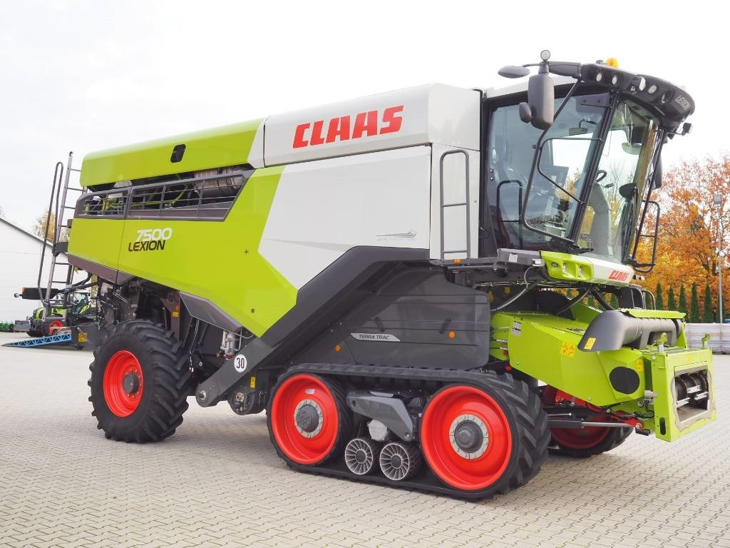 Claas Lexion 7500TT GPS + V930 - Зърнокомбайн: снимка 4 Claas Lexion 7500TT GPS + V930 - Зърнокомбайн: снимка 4