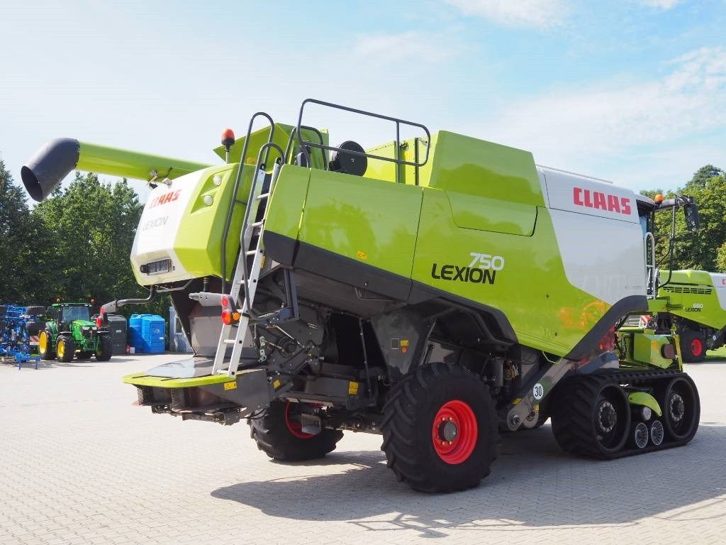Claas Lexion 750TT + V900 - Зърнокомбайн: снимка 3 Claas Lexion 750TT + V900 - Зърнокомбайн: снимка 3