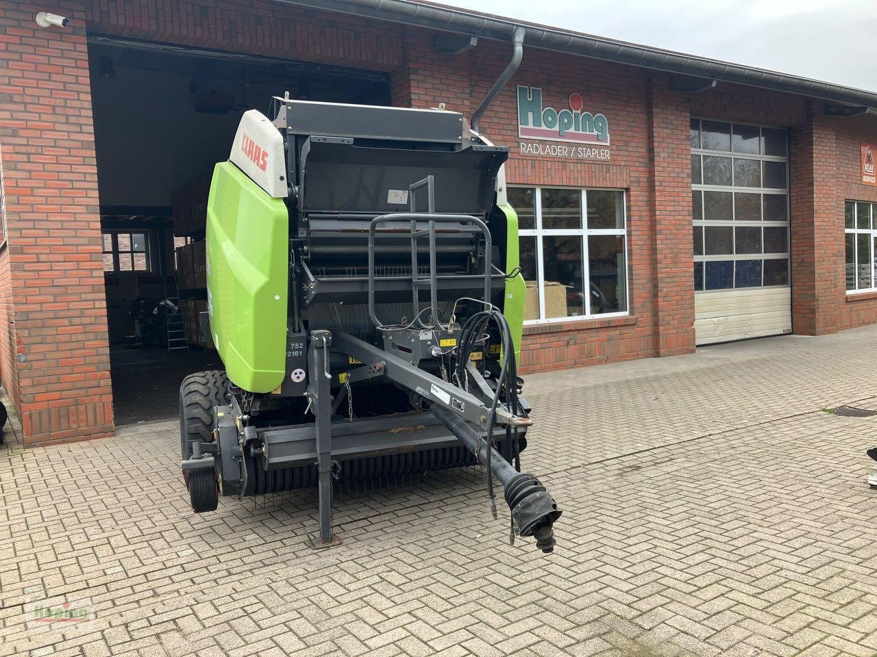 CLAAS Variant 385 - Рулонна сламопреса: снимка 1 CLAAS Variant 385 - Рулонна сламопреса: снимка 1