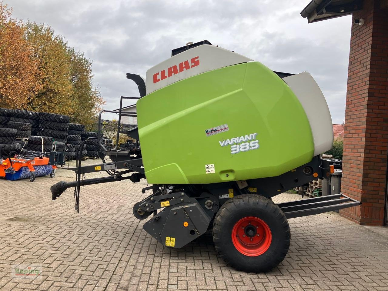 CLAAS Variant 385 - Рулонна сламопреса: снимка 4 CLAAS Variant 385 - Рулонна сламопреса: снимка 4