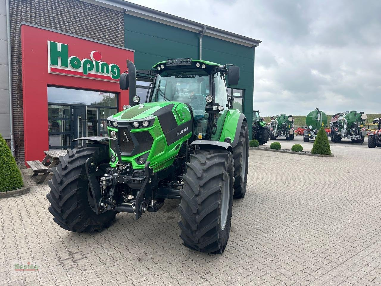 Deutz-Fahr 6165 Agrotron Powers - Трактор: снимка 2 Deutz-Fahr 6165 Agrotron Powers - Трактор: снимка 2