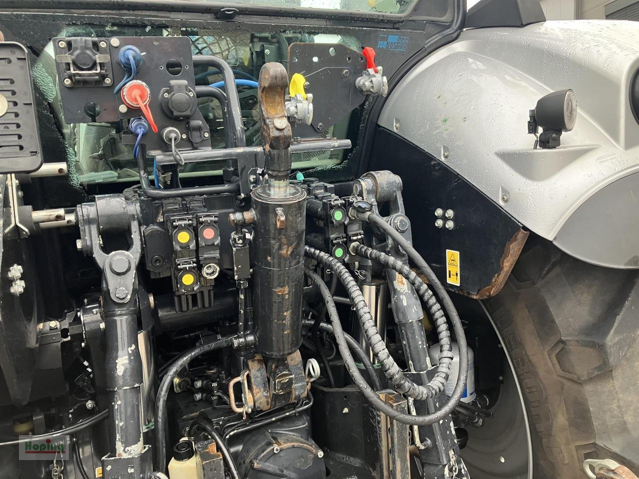 Deutz-Fahr 6185 Agrotron TTV Vo - Трактор: снимка 4 Deutz-Fahr 6185 Agrotron TTV Vo - Трактор: снимка 4