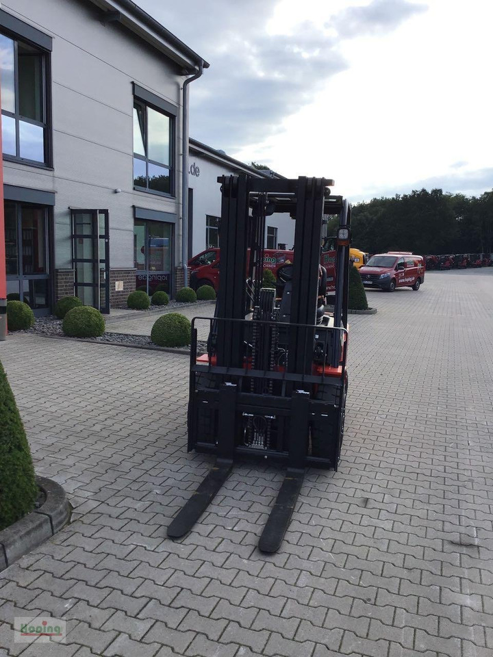 EP Equipment EFL303 - Електрокар: снимка 2 EP Equipment EFL303 - Електрокар: снимка 2